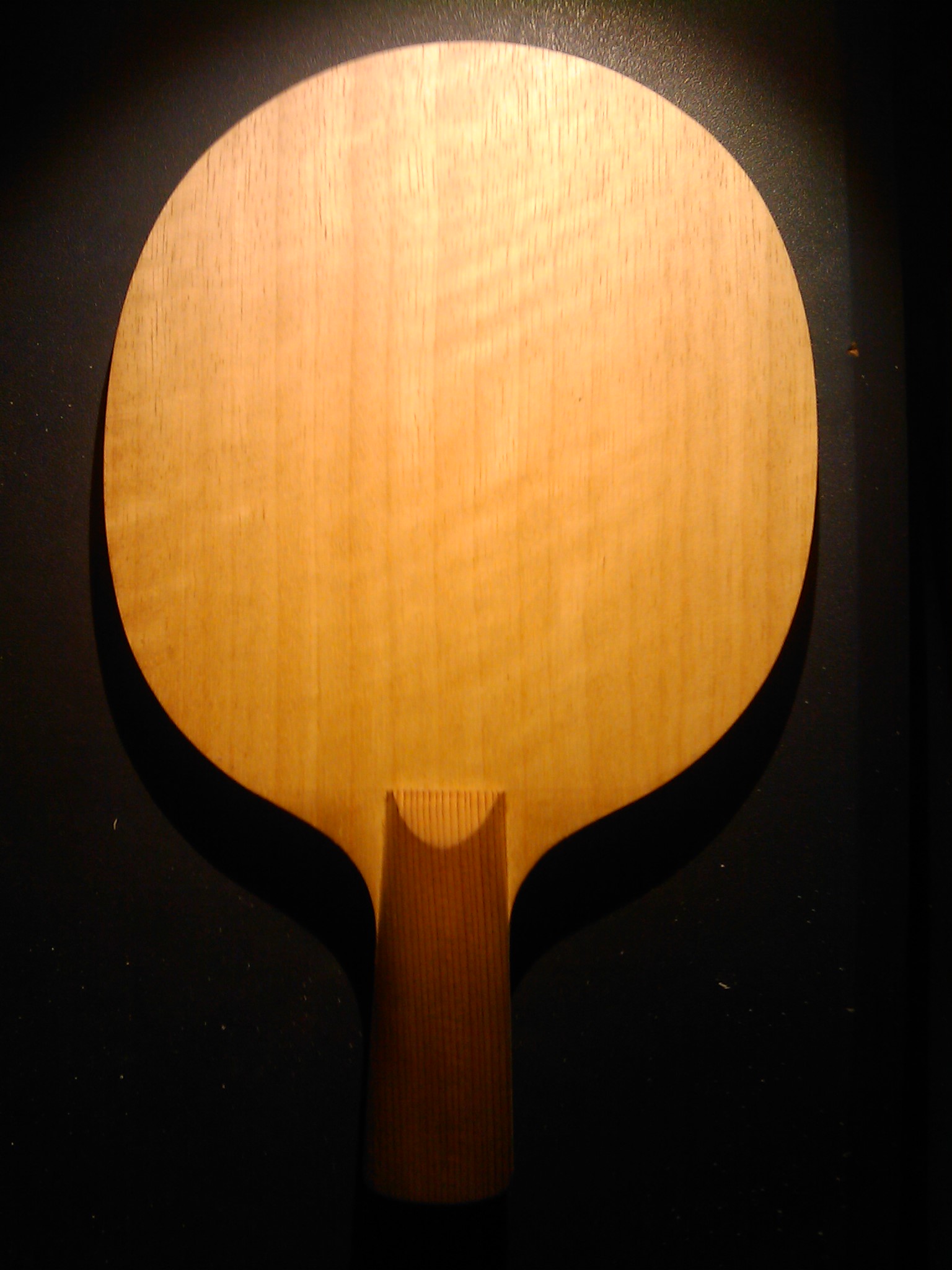 270��һ����ɫ�����ĺ���sk7 Light ��ľ�װ壬��֧�������ס�