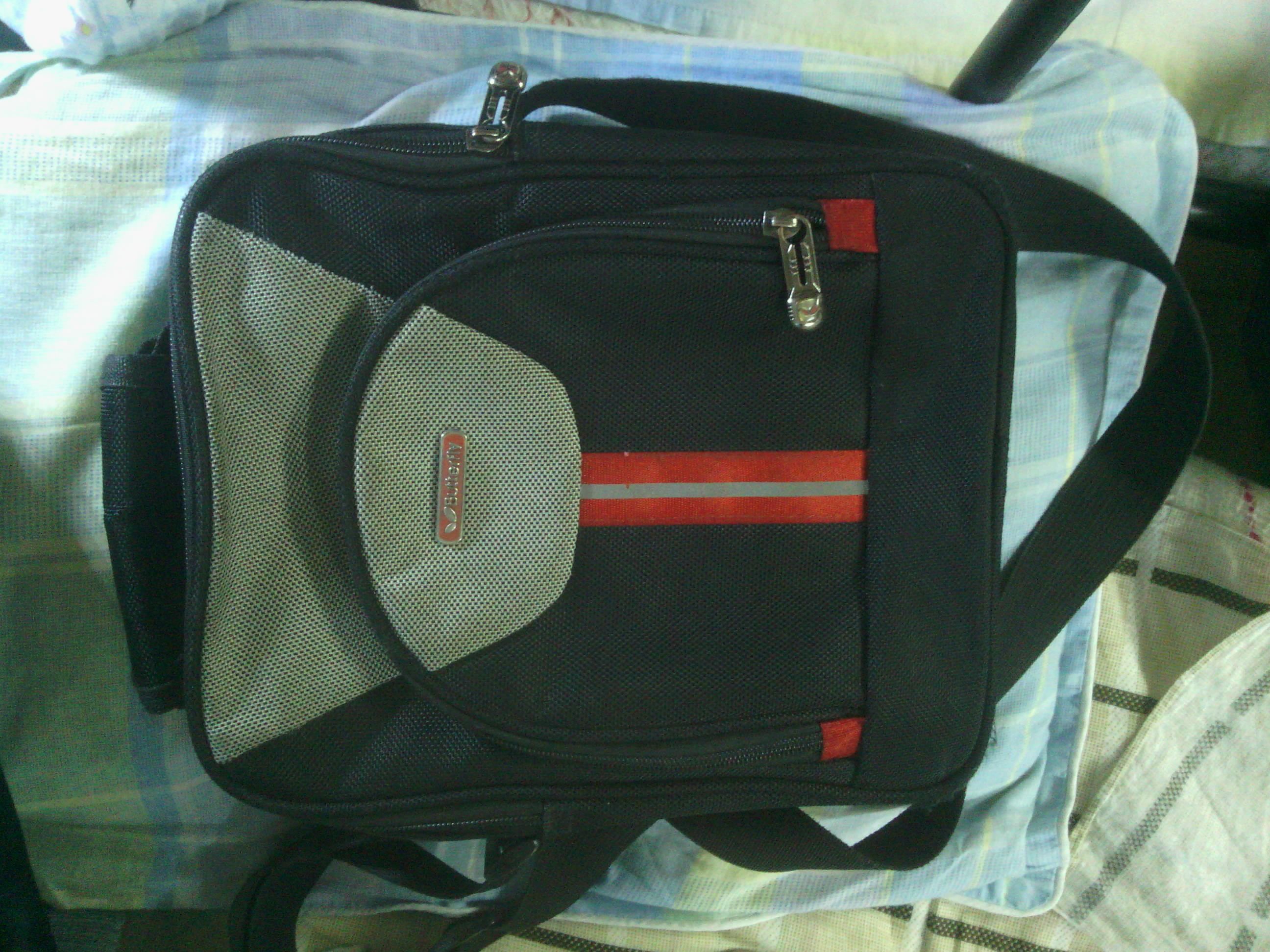 ��ɫ�õļ������ƤƤ��һ���������������������������ߣ�����������ɫ����ƤƤ