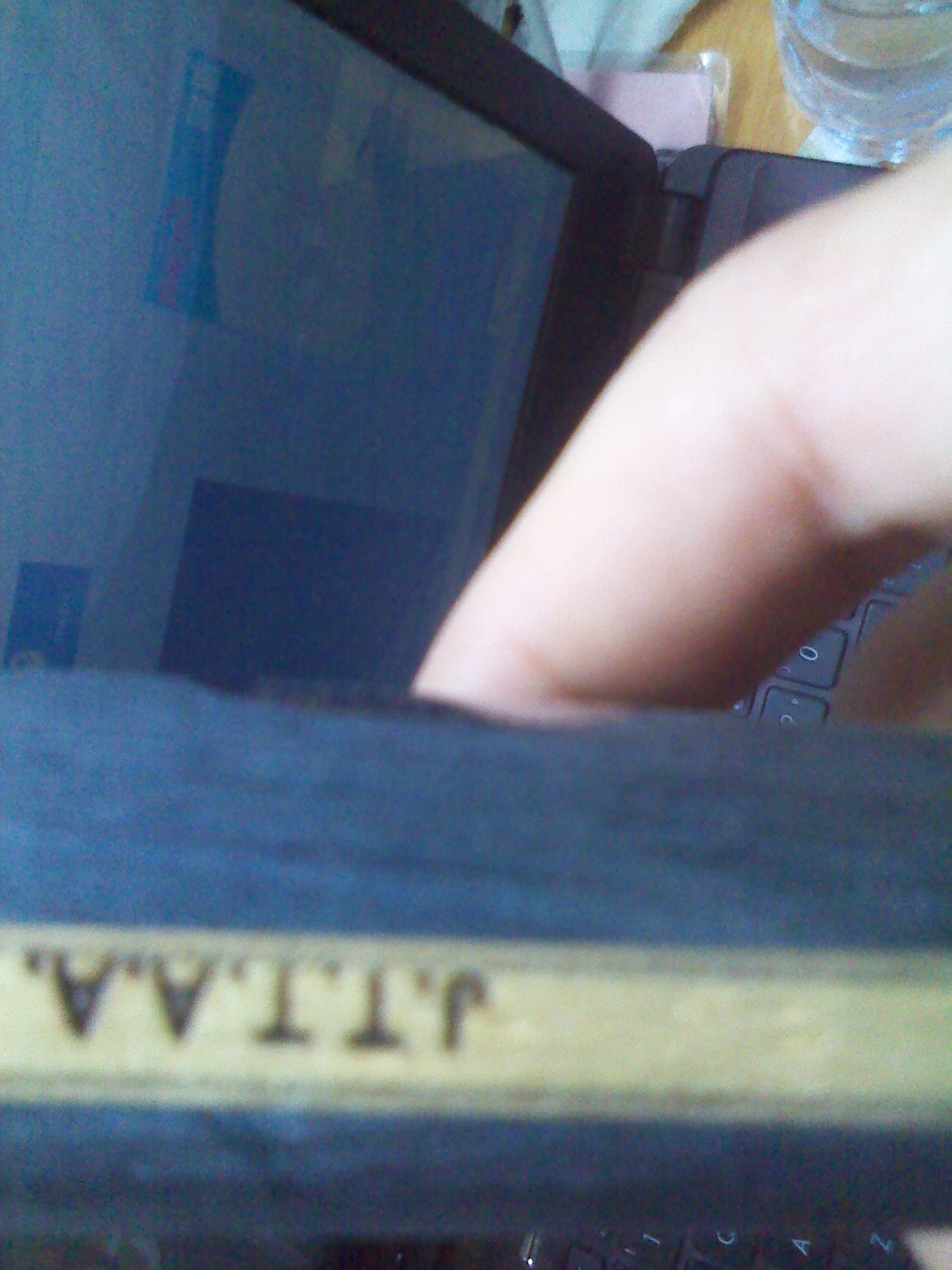 ����9�����հ�YE