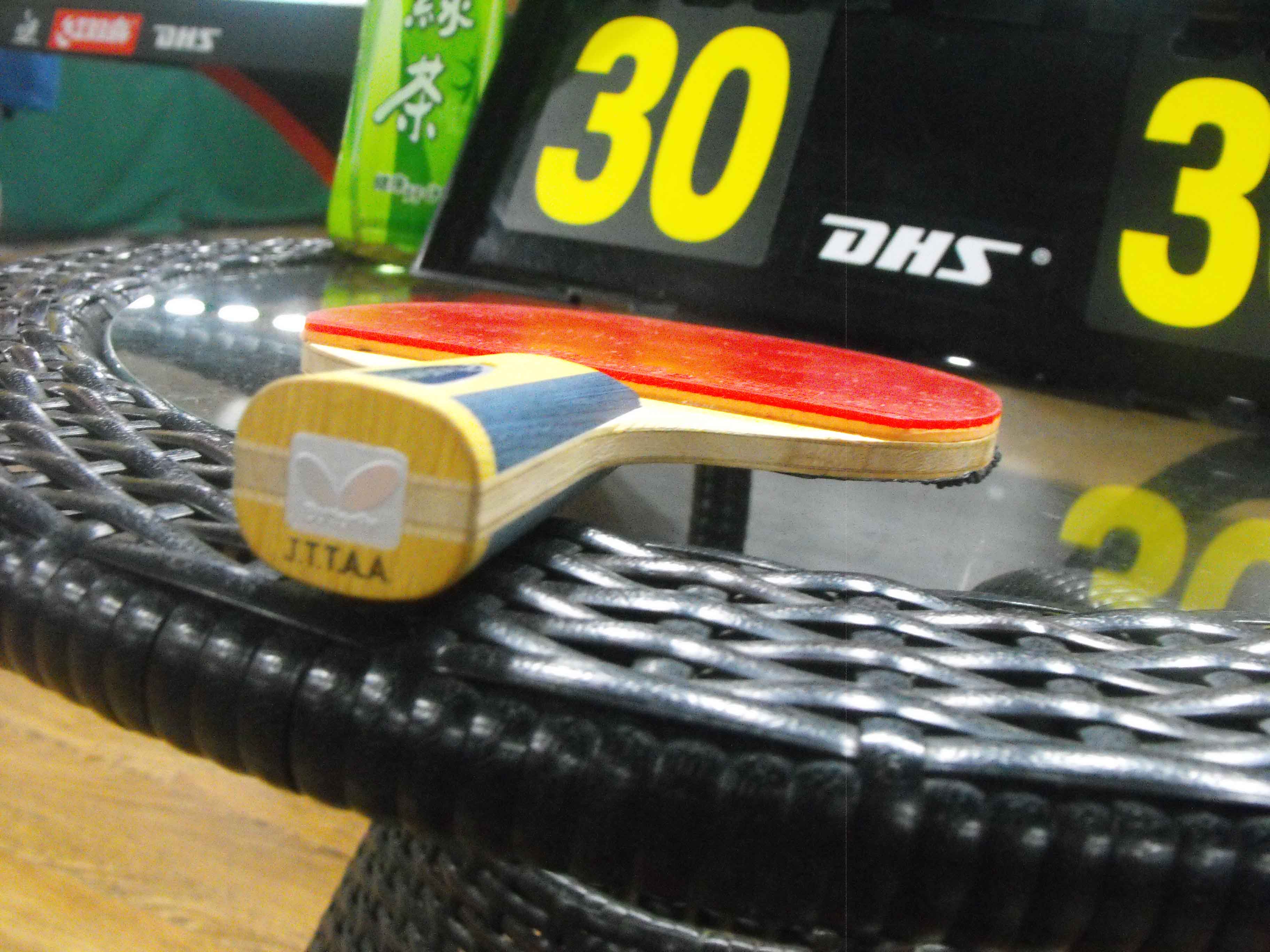 ����ֻ���ѳ�������ʦ��һֻ�������͹�΢�ӣ����Ƚ��¡�