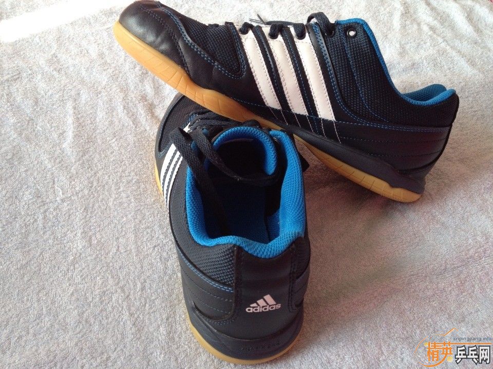 ��ɫ���ϴ�˹ƹ����Ь