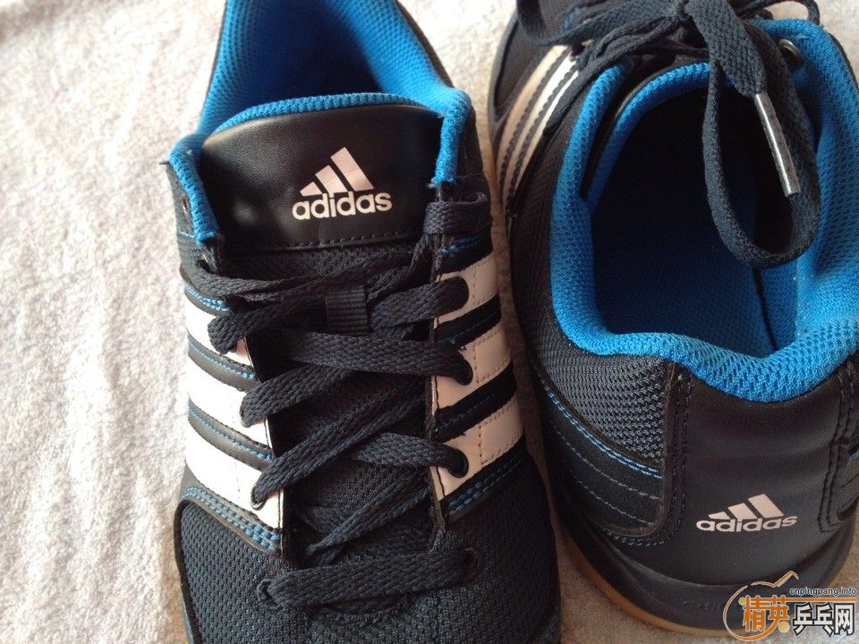 ��ɫ���ϴ�˹ƹ����Ь