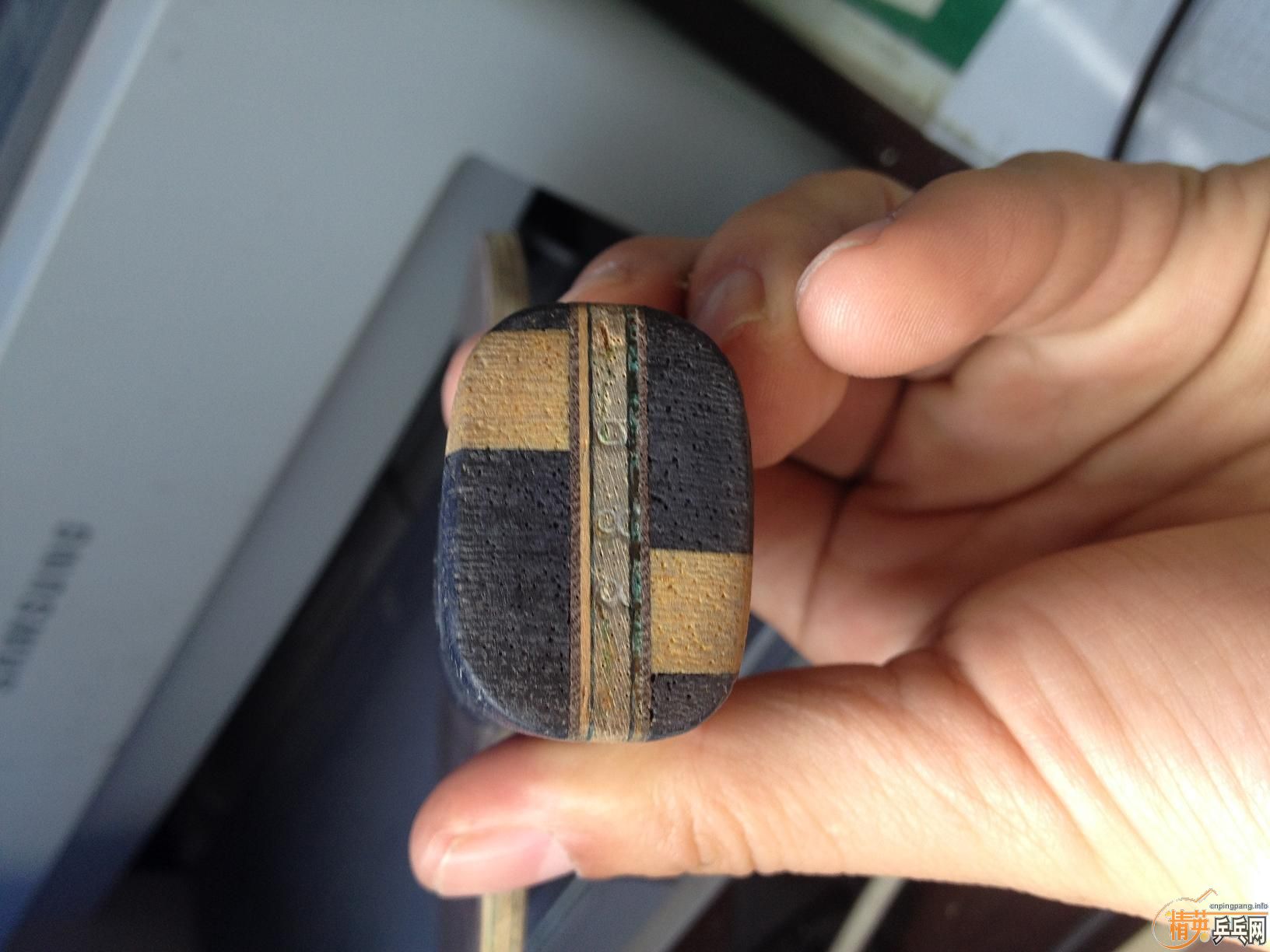 �������