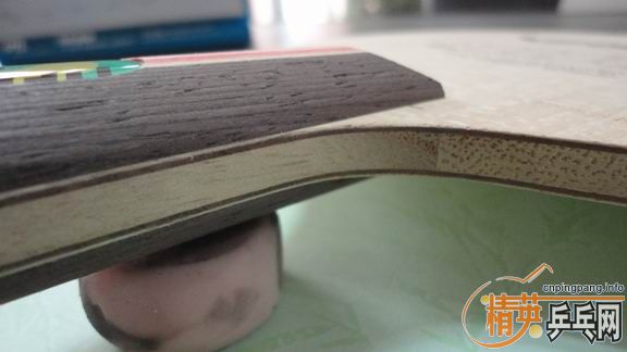 �����롰���ա�����̳��λ��Ϻ���ߴͽ̣������̳�ڸ�λ��Ϻ���и�ӡ������G��ͷ�ĺ������Ƶװ������п��ӡ����G�ֿ�ͷ��ֱ��̩��������֪�������Ǽ٣������Ұ�æ������