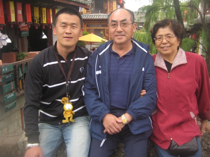 һ������ׯ����ǰ��һ·�ߺã�