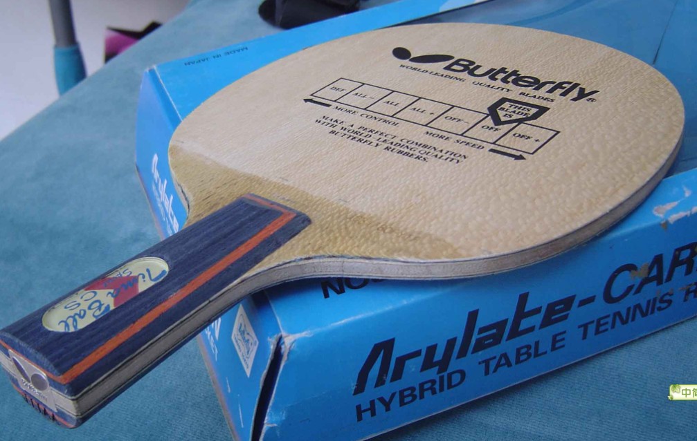 �������~������������