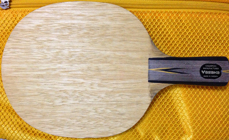 ���ϰ��հ���̼����ɫ��о���ų��£���ͼ���ǳ�����