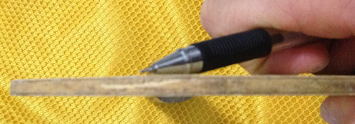 ���ϰ��հ���̼����ɫ��о���ų��£���ͼ���ǳ�����