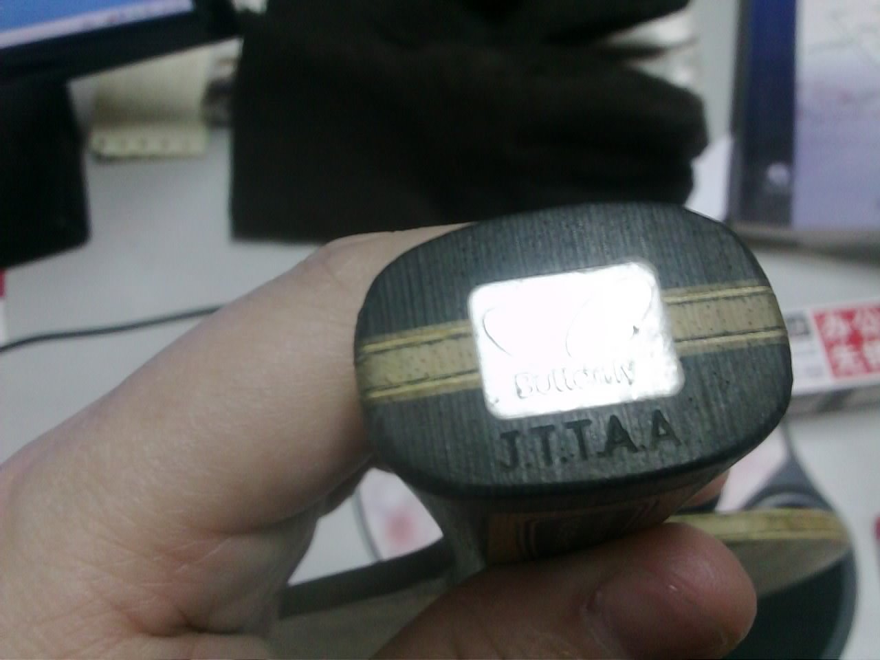 J������������