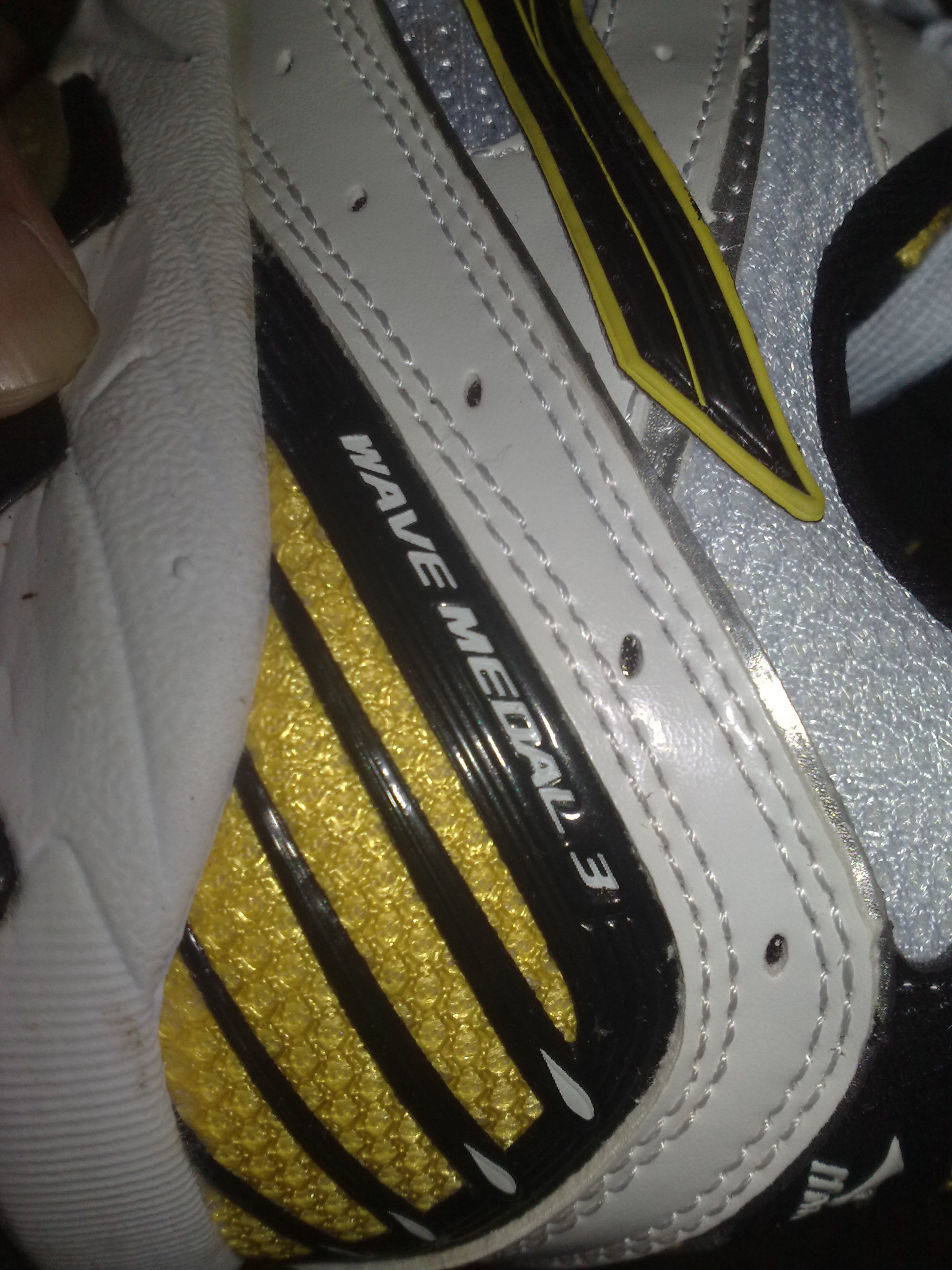 ���ѳ�һ˫����ŨЬ16045����ɫ���С�