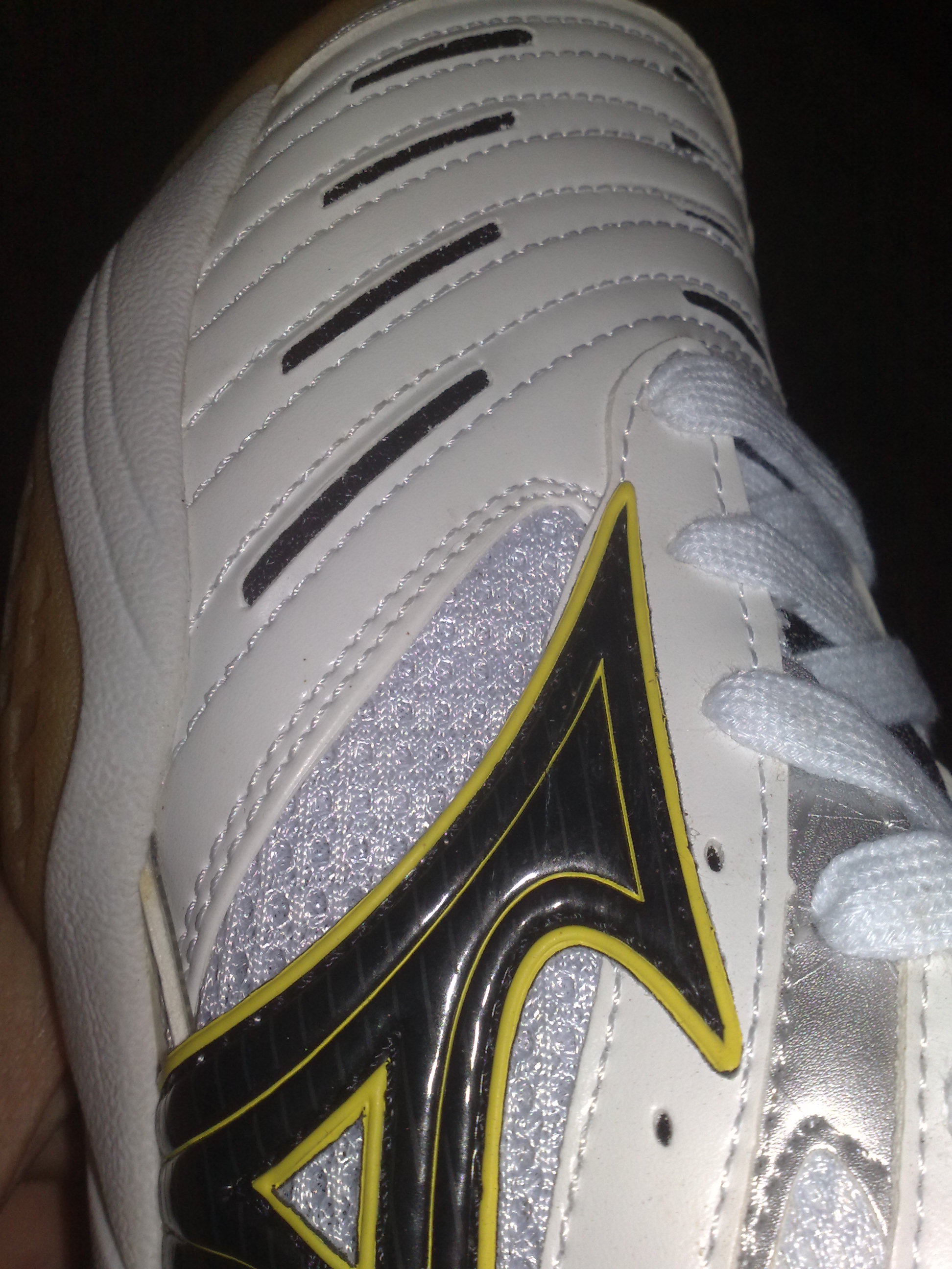 ���ѳ�һ˫����ŨЬ16045����ɫ���С�