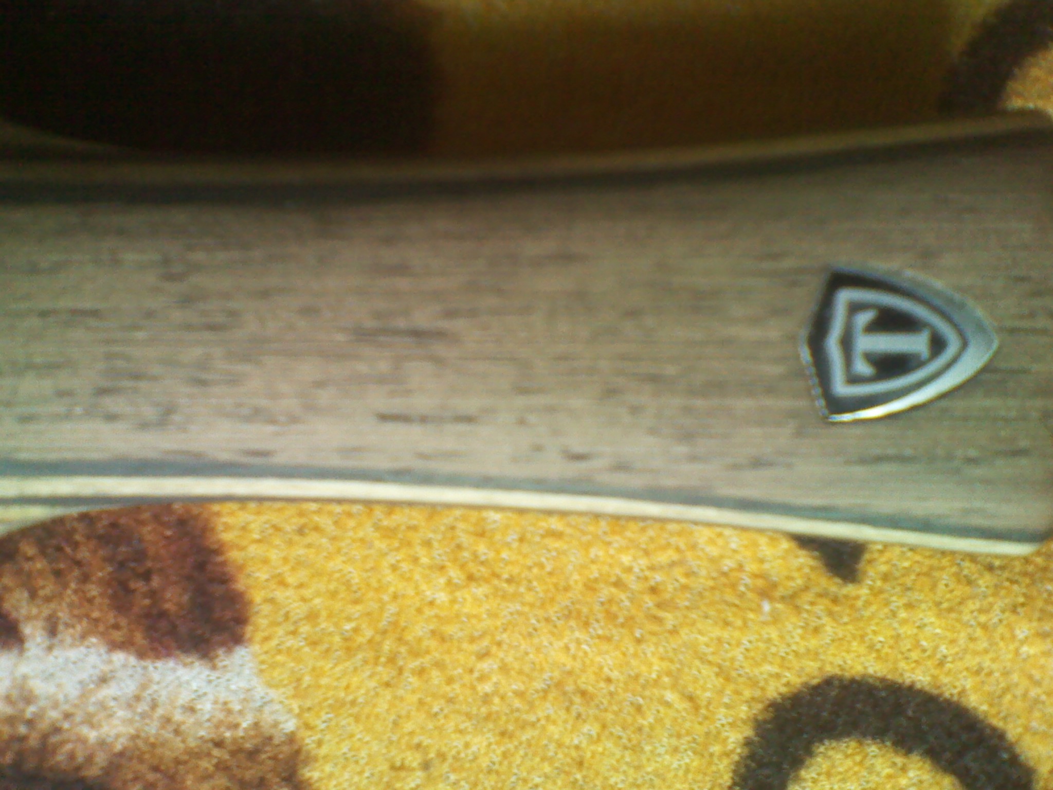 ���µĽ����ռ�ɷ�װ������  ��һƿ��ˮ