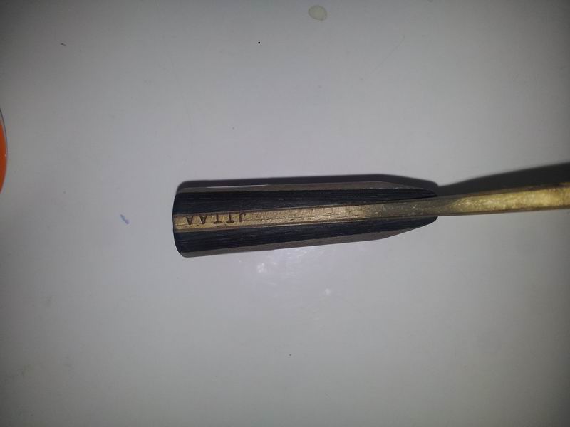 ���հ���̼