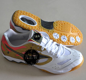 �岩�����С̸�ջ��Ա��Ͷ��ɵĺ�Ӱ