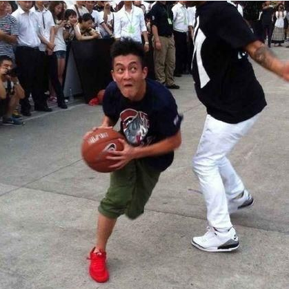 ����û�򼸴εĺ�ں�һ�ź�ɫEL