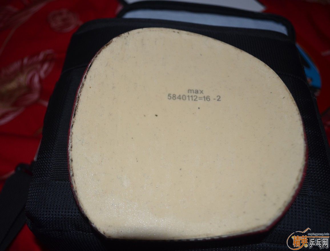 С�������ѳ�����Ƥ���������S1һ�ţ�F1һ��~~~��ɫ���У��۸�Ҳ����~~~