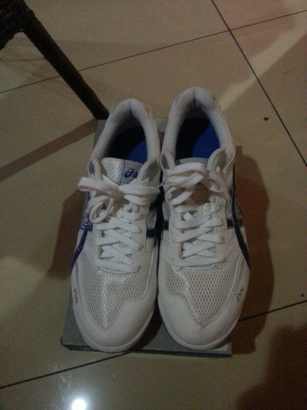 [ԭ��]һ˫������˹TVR-421  ��ɫ   EUR44��