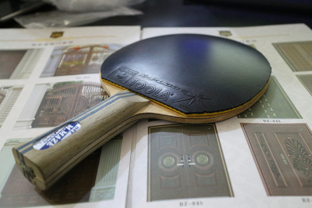 ��ɫ���׵ĺ�ɫJOOLA�쳵