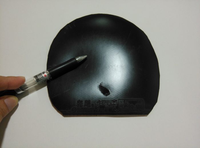 ������������ذ���������ɫ����棬��һ�ź�ɫ��3��