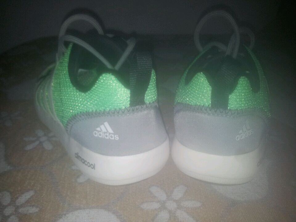 ���۰���Ь��