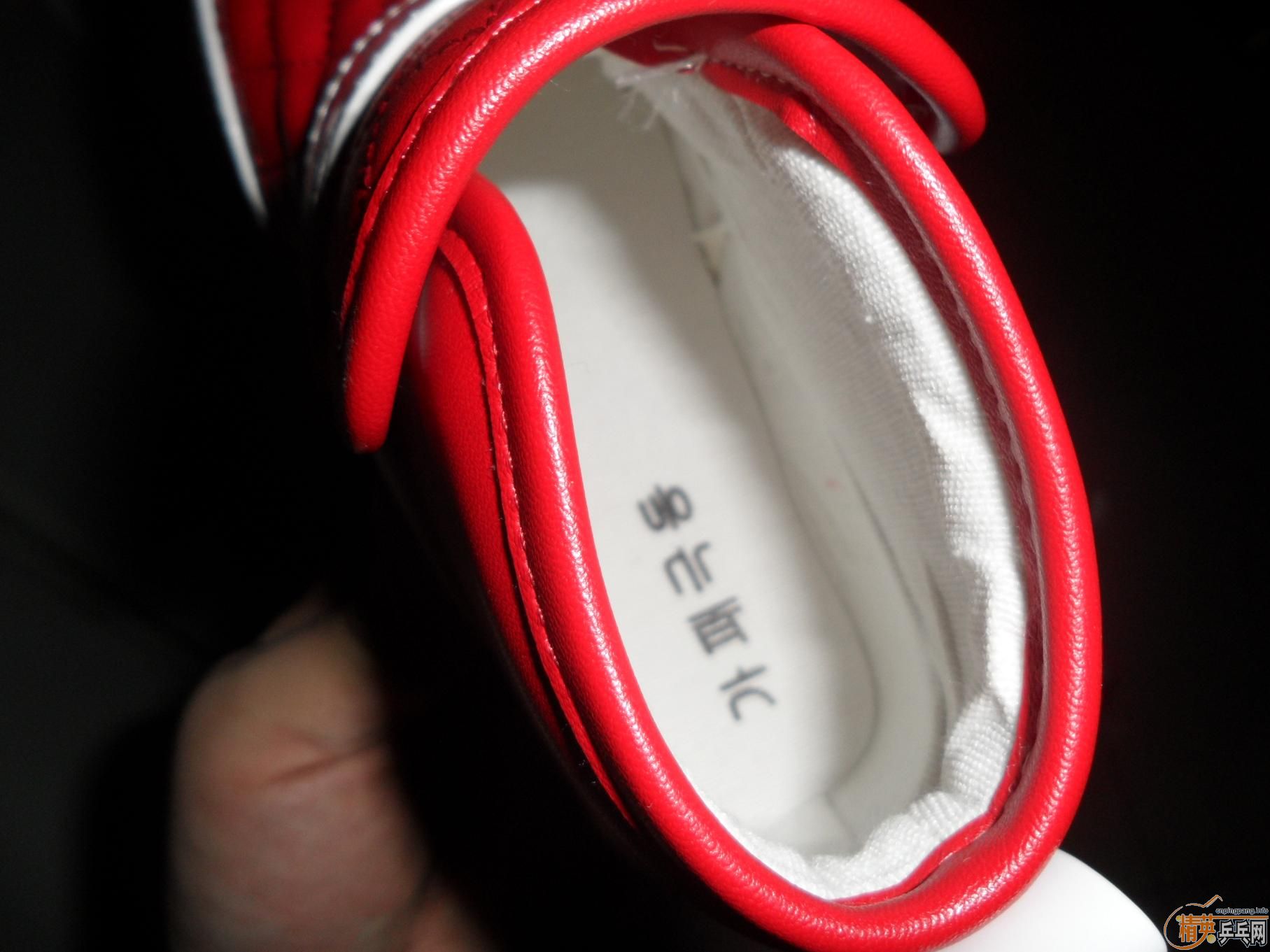 ����˫����ȫ���˶�Ь��һ˫43��  ����һ˫33Ů��Ь