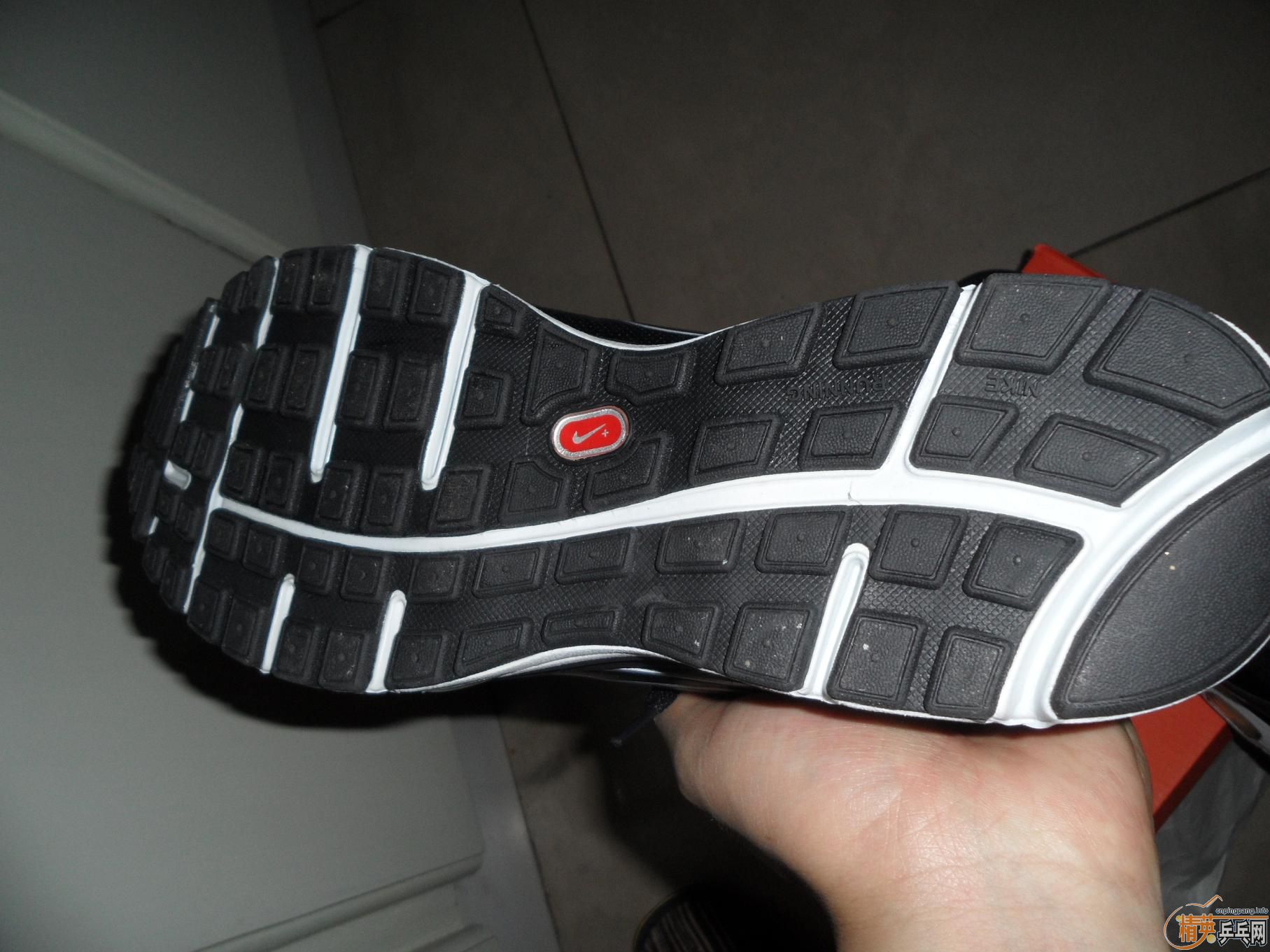 ����˫����ȫ���˶�Ь��һ˫43��  ����һ˫33Ů��Ь