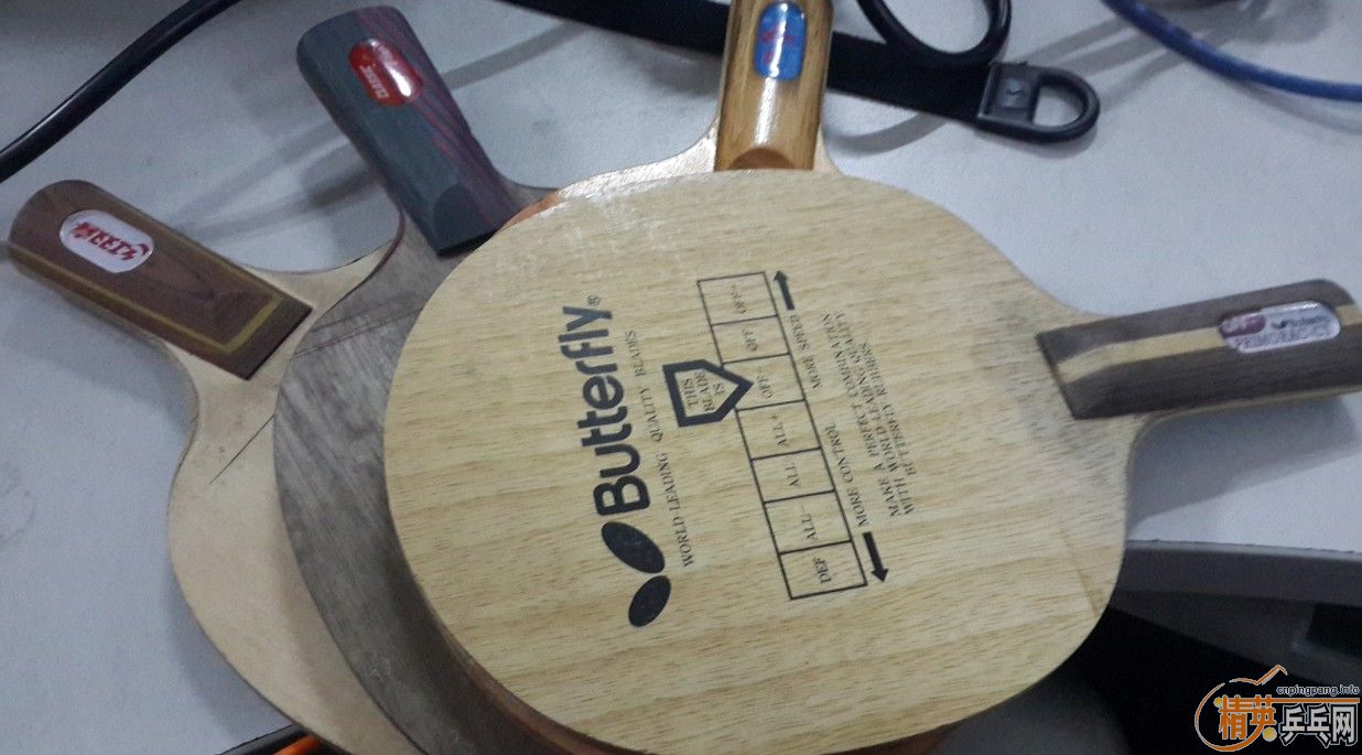 ���׷��Ʒ�����ĸ��װ壺������ľ�����Ǻ��̼������˫ϲ032����˫��