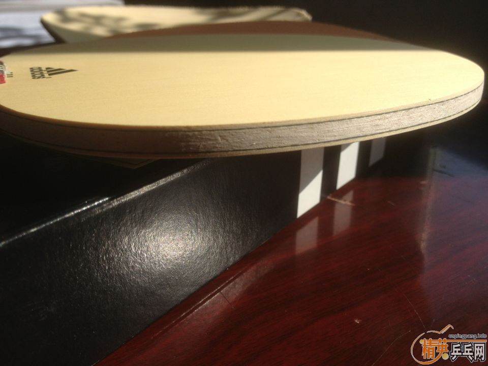 600��һ��ADIDAS ̼����ά��