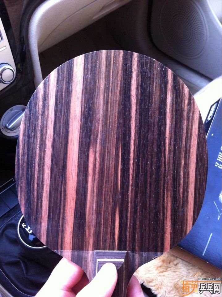 ��������̴5��������ģ����ô�������͸����Ƥ��ճ�ĺ�̴��������Ϊ�����⡣��λ����