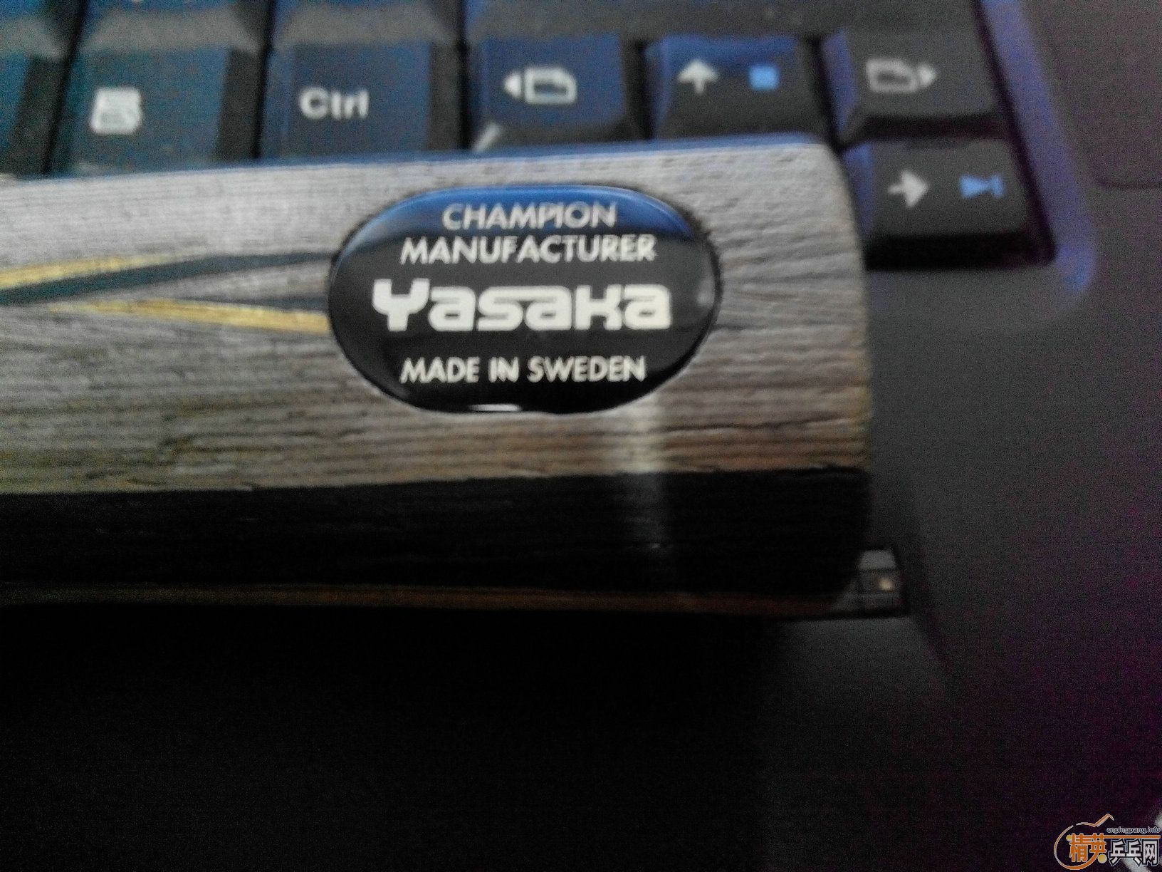 ��ɫ������������ֱ̼��400������