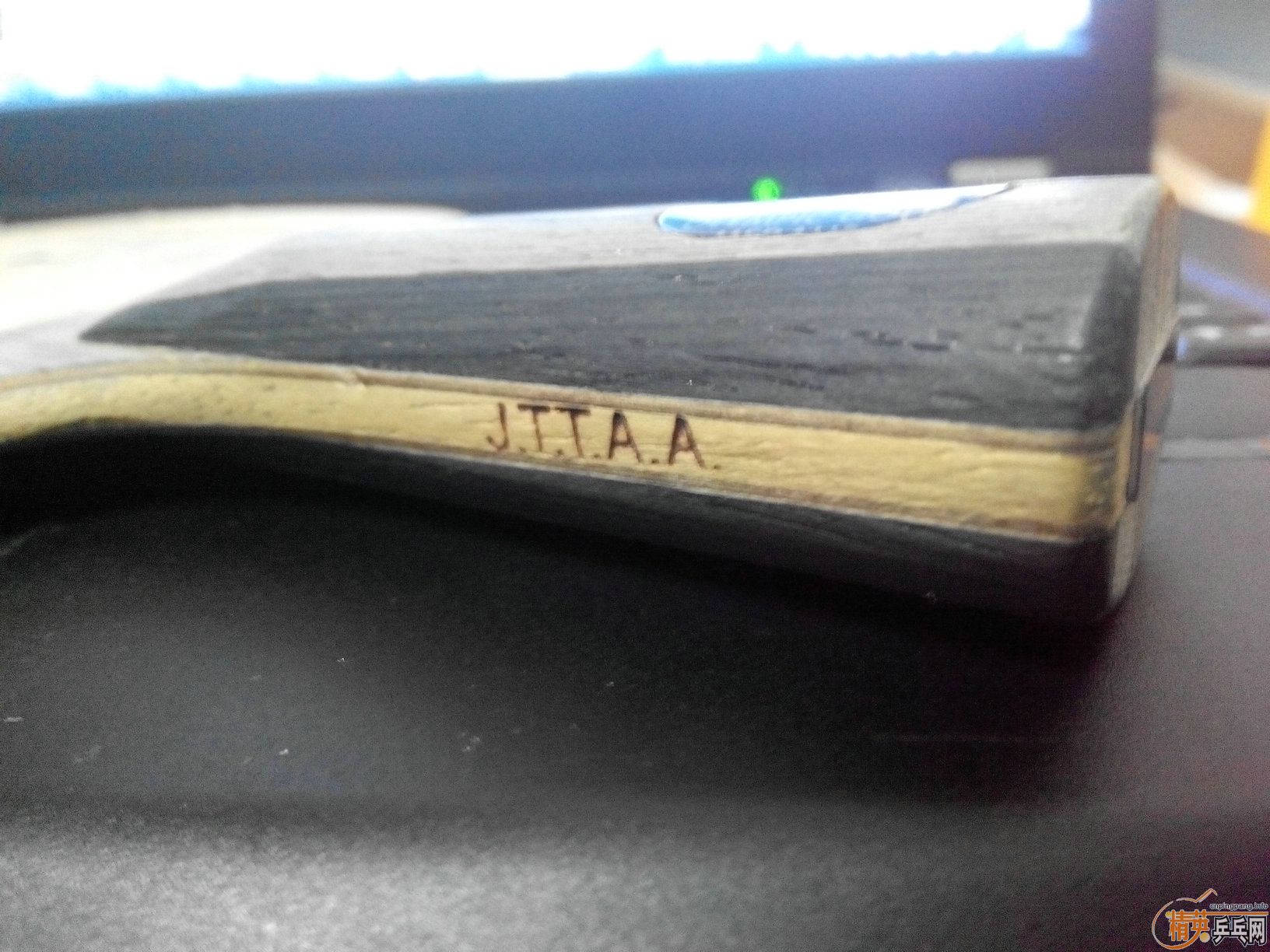 ��ɫ������������ֱ̼��400������