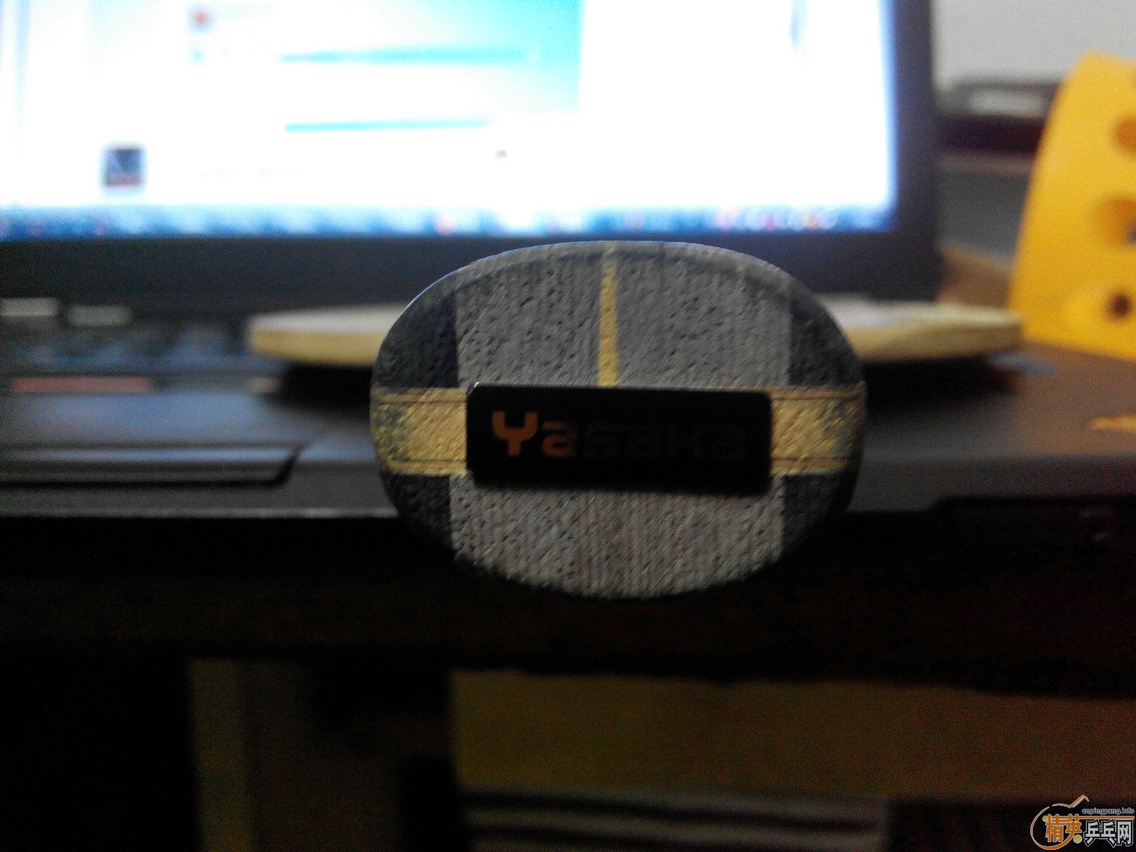 ��ɫ������������ֱ̼��400������