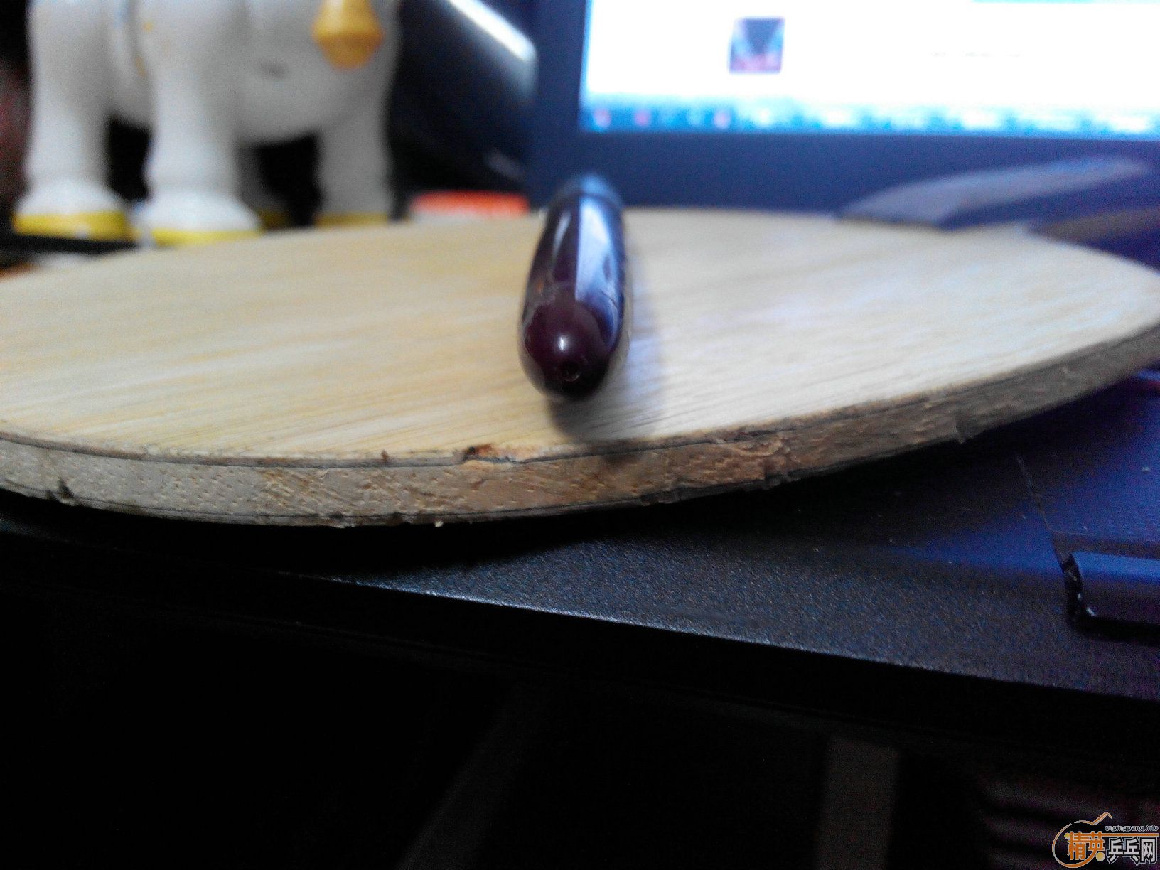 ��ɫ������������ֱ̼��400������