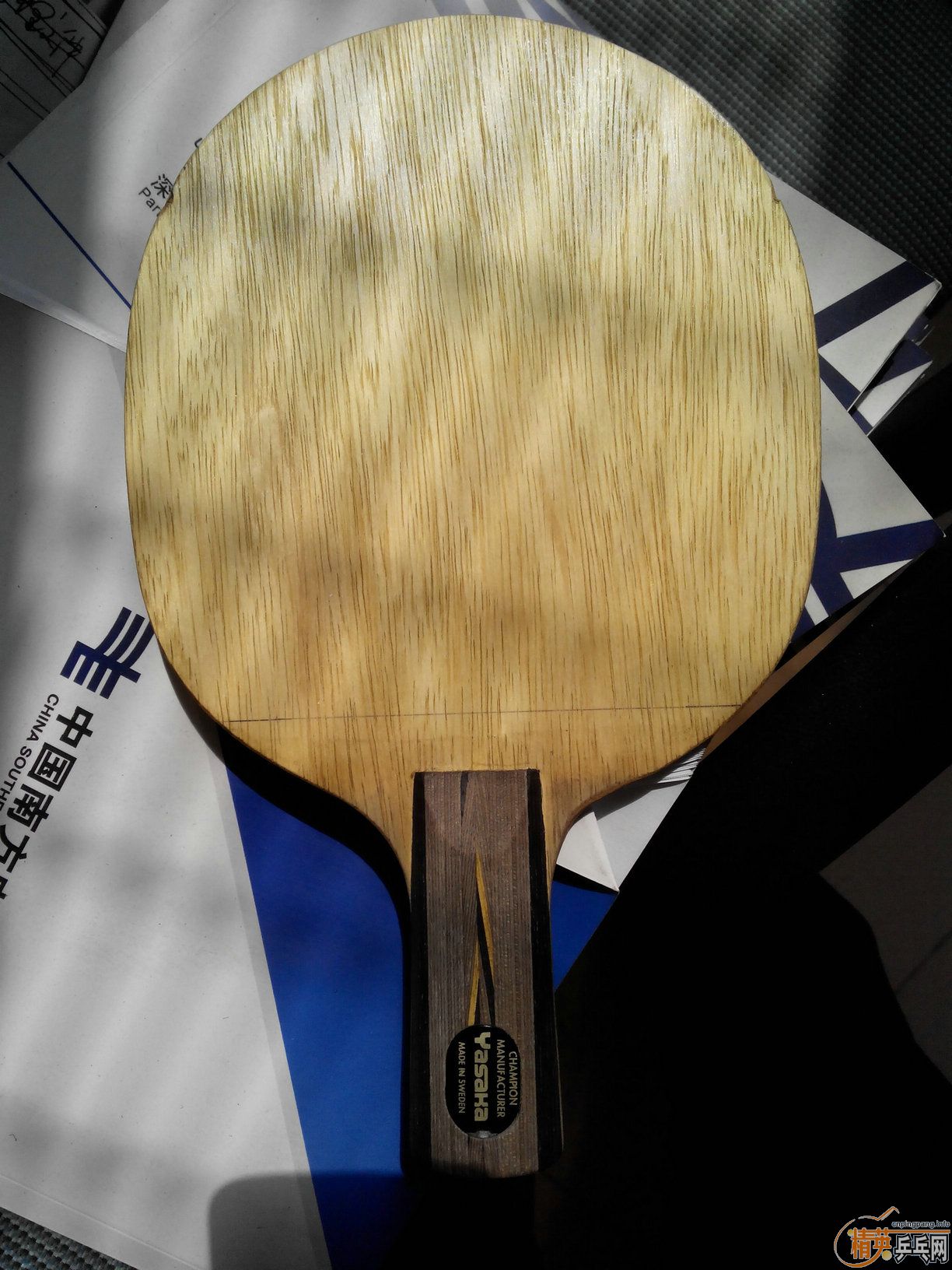 ��ɫ������������ֱ̼��400������