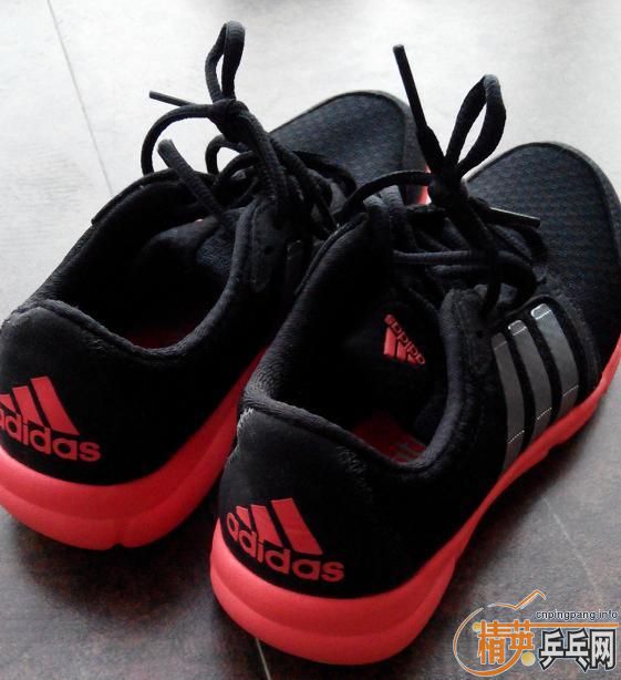 ��һ˫ADIDASŮ���ܲ�Ь,36 2/3��225MMר���.��ԭ��,СƱ