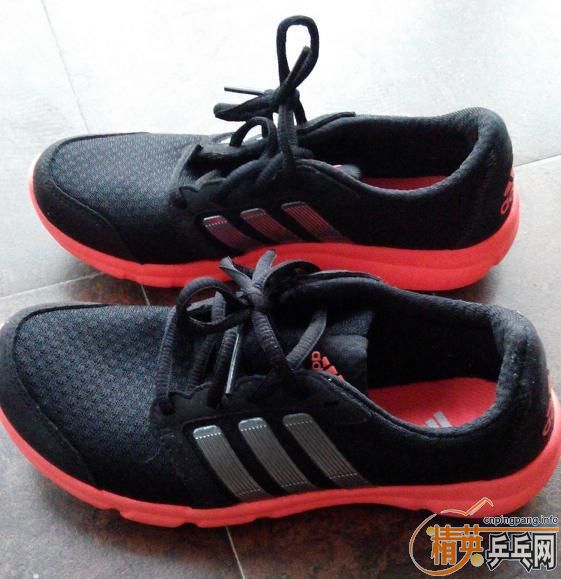 ��һ˫ADIDASŮ���ܲ�Ь,36 2/3��225MMר���.��ԭ��,СƱ