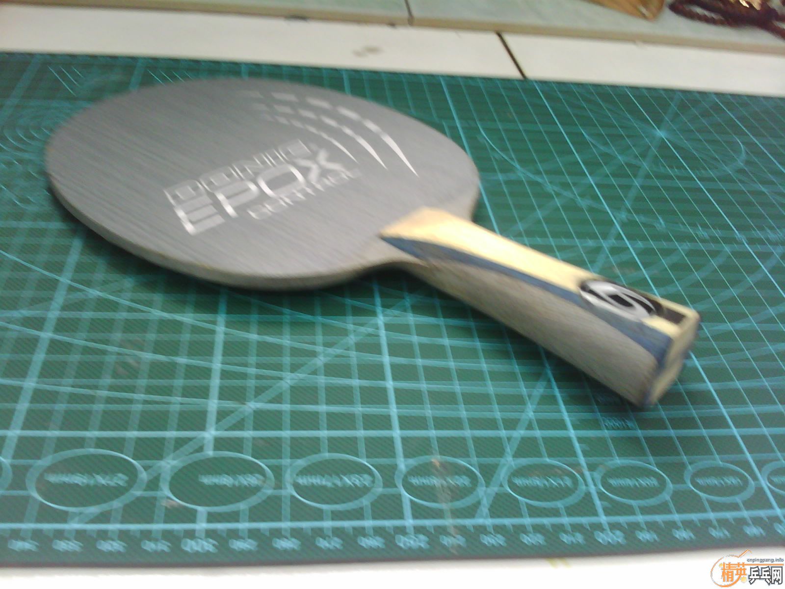 һ����ɫDONIC�Ļ�Ӱϵ�к��