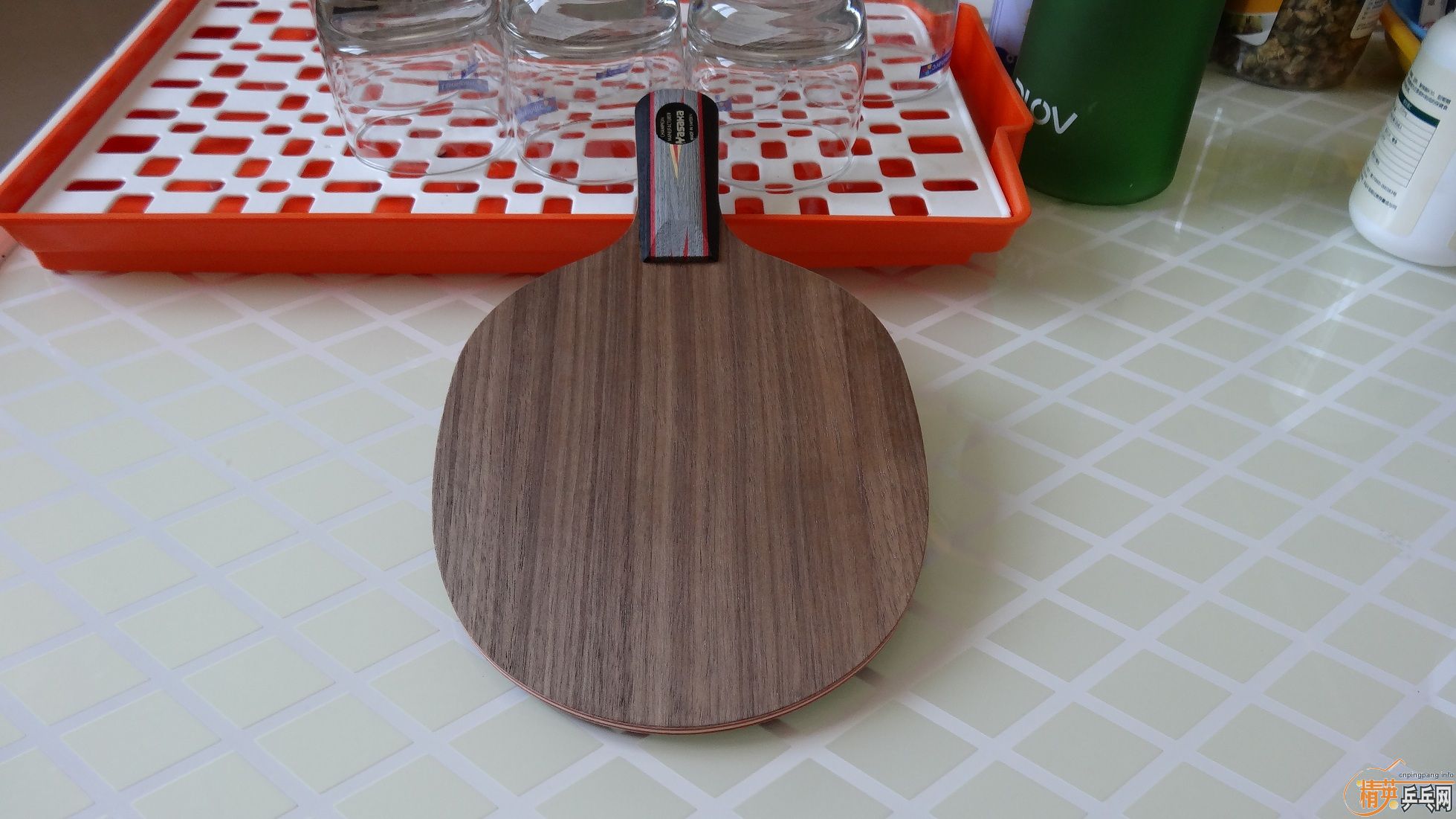 ���ѳ��ѳ�ɫ���µ������л�YES