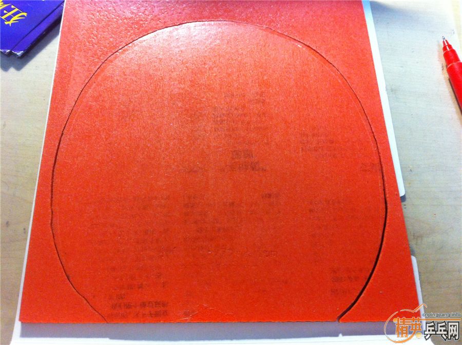 ������T80���죩��һ��40�Ȱ׿ǹ��񣨺ڣ�����ɫ���¡�