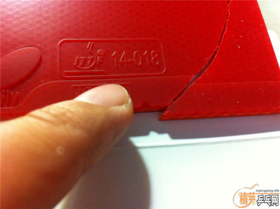 ������T80���죩��һ��40�Ȱ׿ǹ��񣨺ڣ�����ɫ���¡�