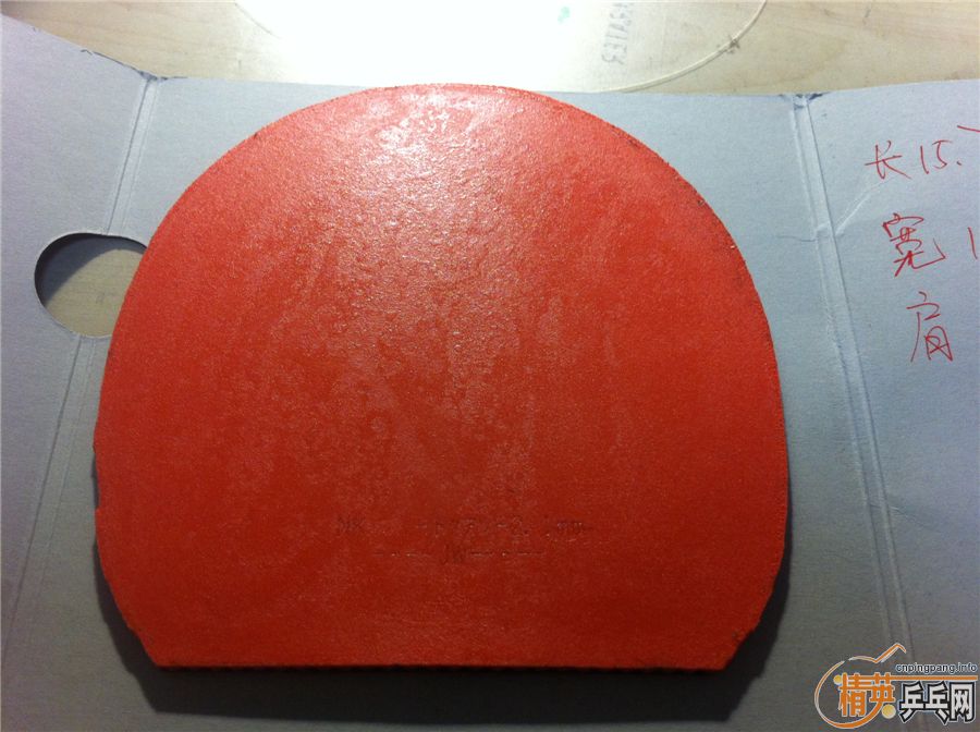 ������T80���죩��һ��40�Ȱ׿ǹ��񣨺ڣ�����ɫŮ�ӡ�