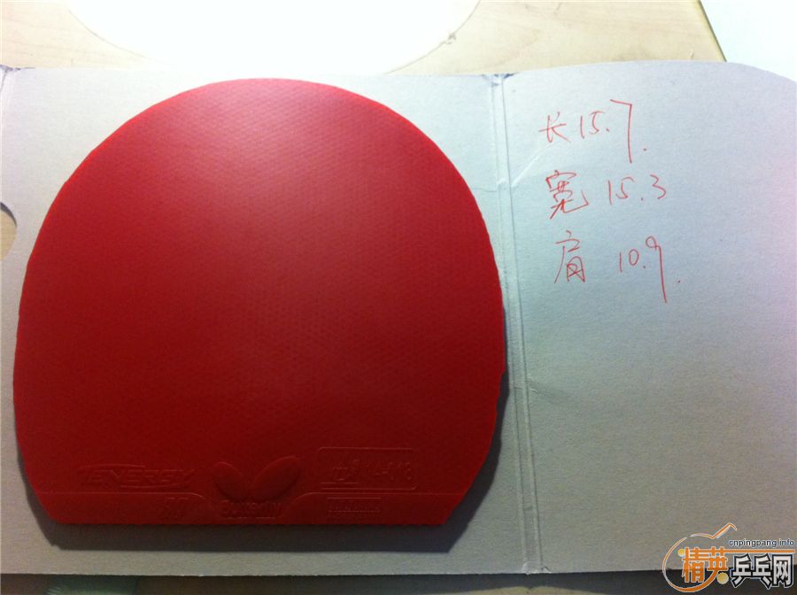 ������T80���죩��һ��40�Ȱ׿ǹ��񣨺ڣ�����ɫŮ�ӡ�