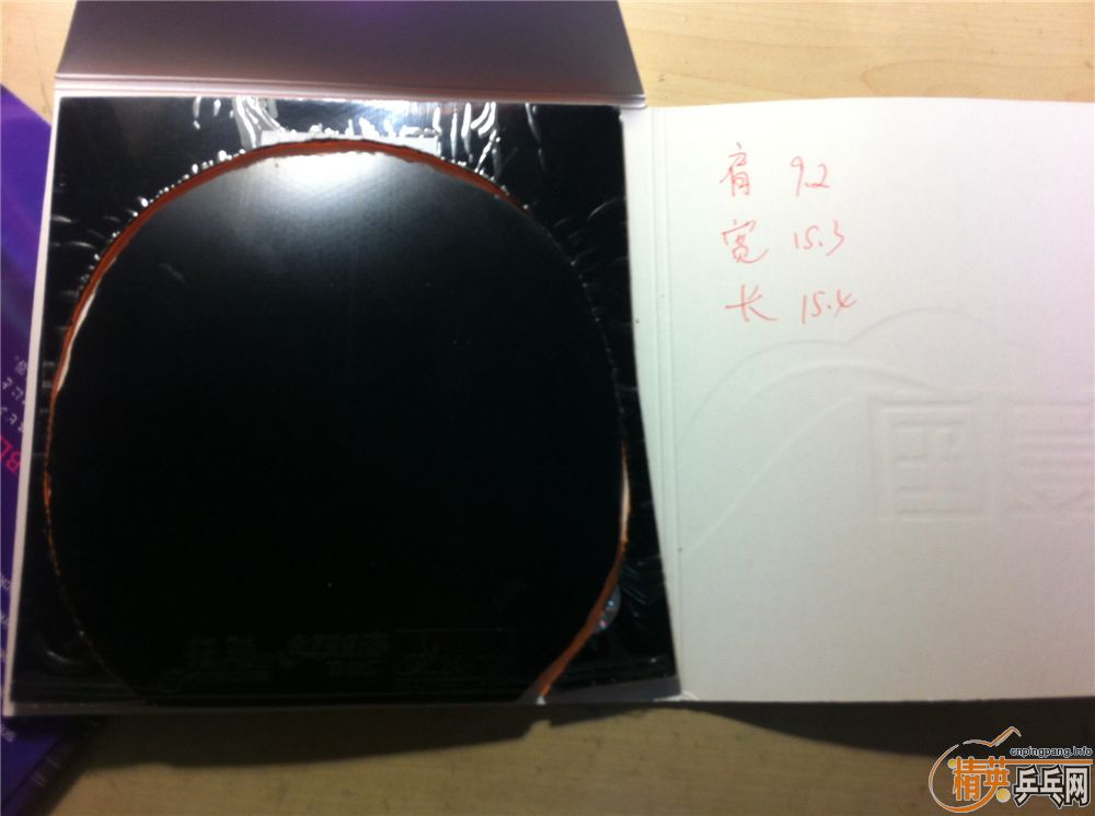 ������T80���죩��һ��40�Ȱ׿ǹ��񣨺ڣ�����ɫŮ�ӡ�