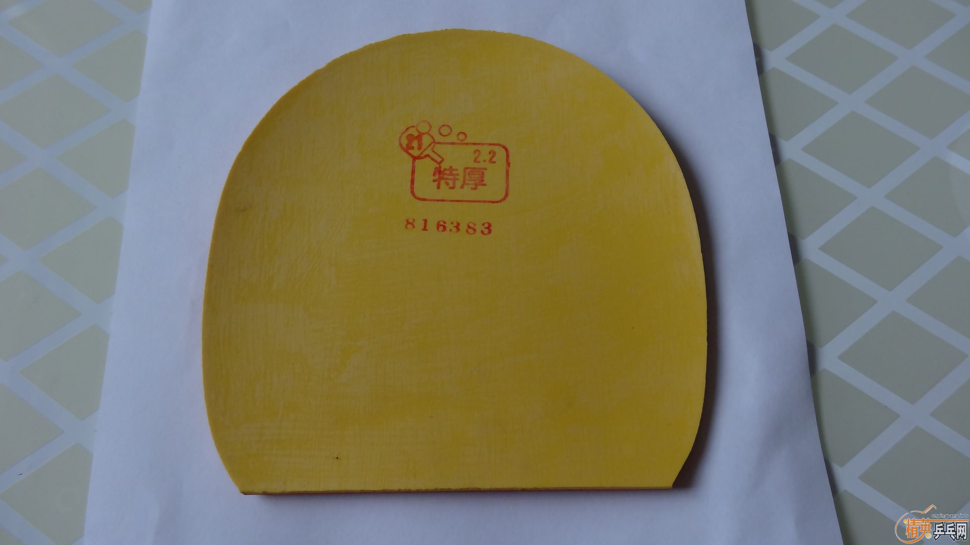 �����ǰ�������ɫ�µ��׽�