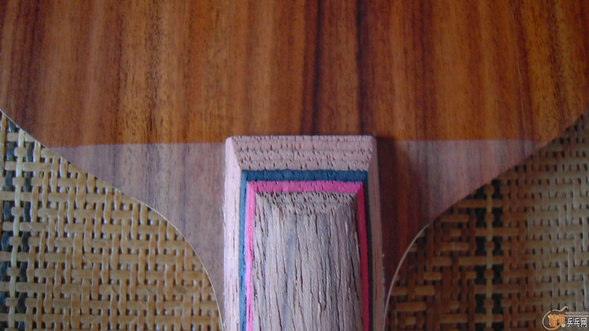 ��������˹�ٿ���һ����CRW��������У���100�ˣ�810���ʣ�