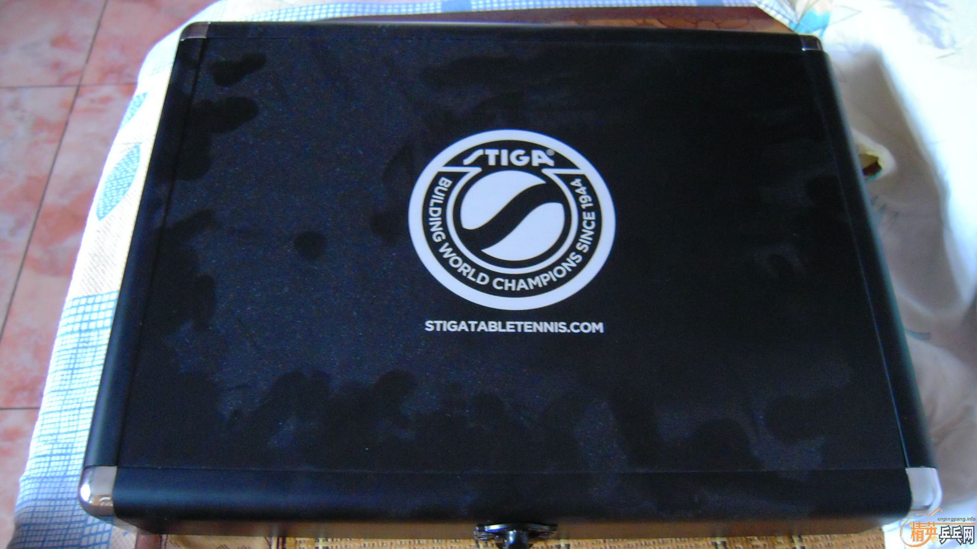 ��������˹�ٿ���һ����CRW��������У���100�ˣ�810���ʣ�