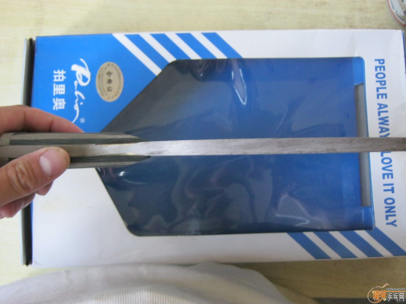 ���Ӻ�ľ�װ�