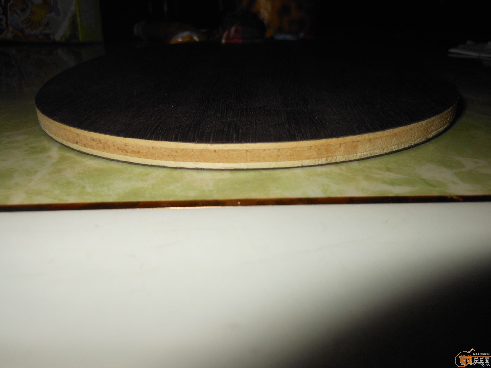 �տ�˹�ٿ�TC ̼�ع��� ��ɫ�µ����