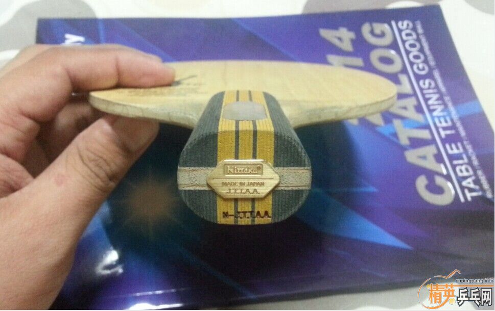 9   ľ 79g  490 