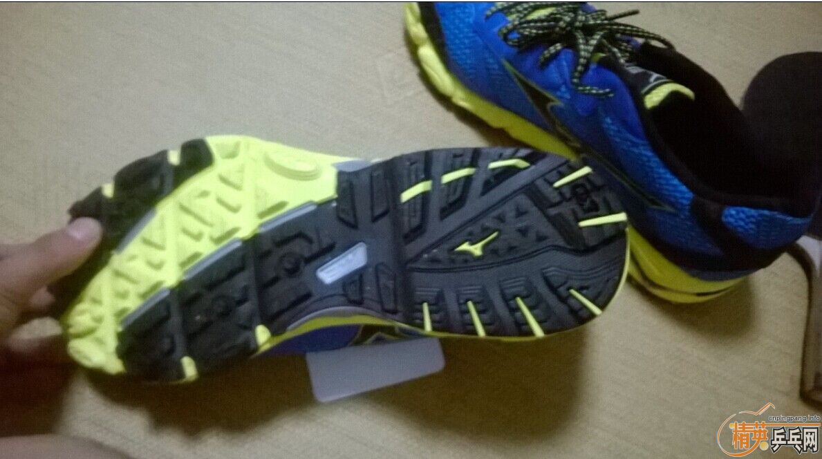 �ձ�����mizuno���¿�ԽҰ��Ь���򻻺���̼��
